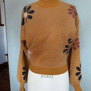 Soft and cozy Sweater with flowers